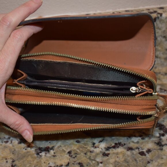 Forever Young Crossbody Purse - Picture 4 of 5